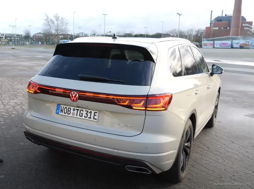 Touareg 2024 задние фонари и светящийся логотип