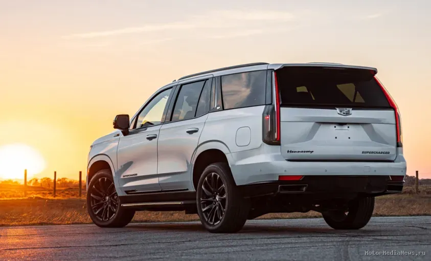 Cadillac Escalade Hennessey 2023, вид сзади