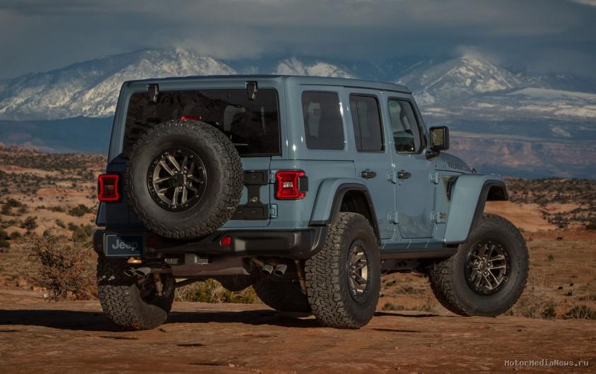 Jeep Wrangler вид сзади