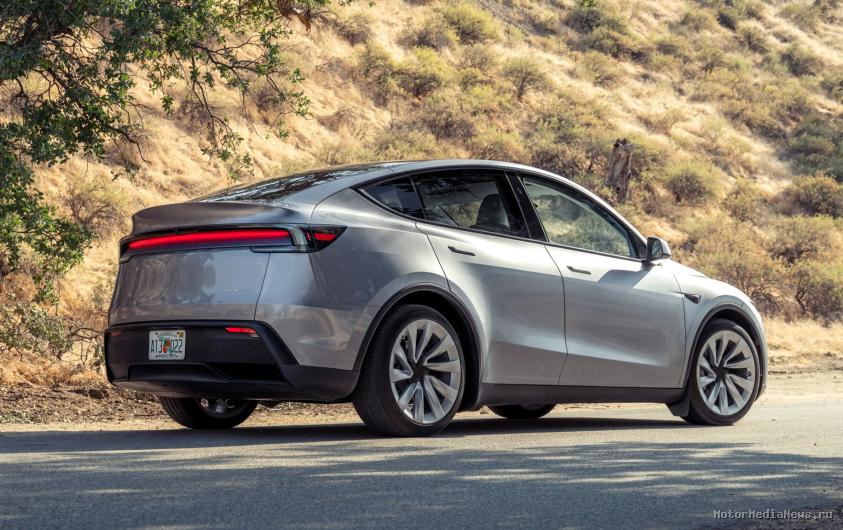 Обновленная задняя оптика Tesla Model Y 2026