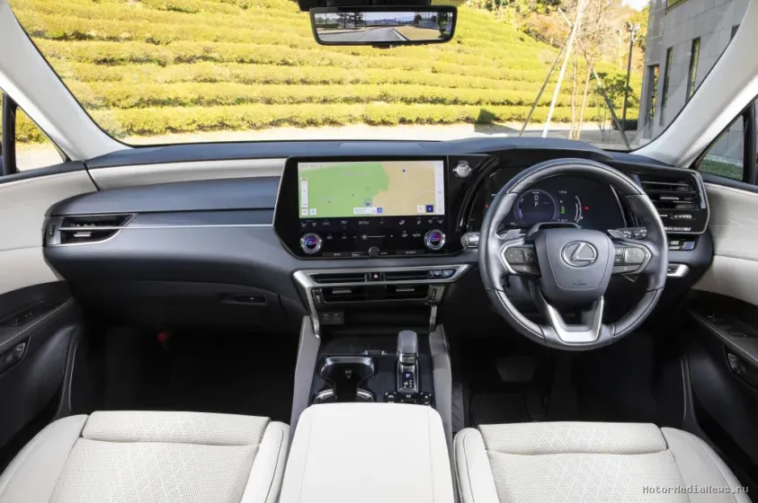 Интерьер Lexus RX 450+ 2023 японская версия