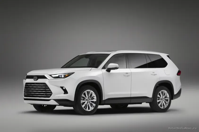 Toyota Grand Highlander 2024 вид спереди