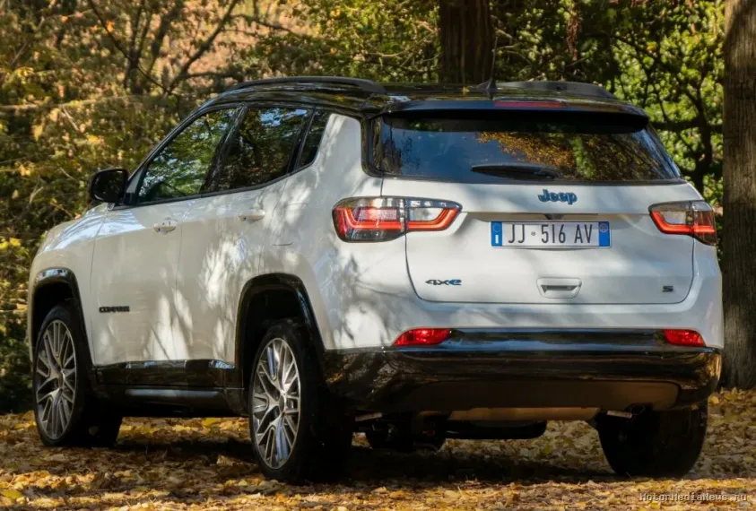Задний бампер и оптика Jeep Compass 2024