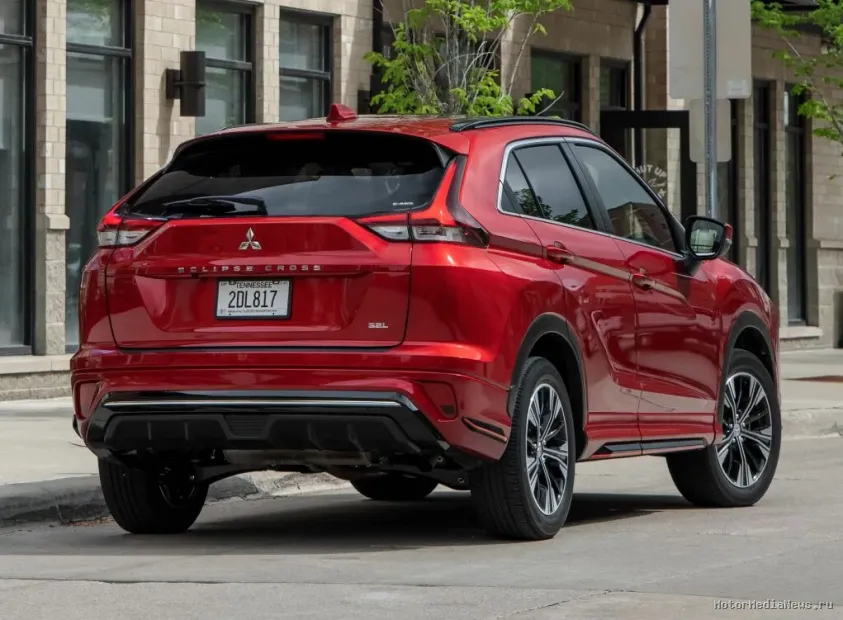 Mitsubishi Eclipse Cross 2024 вид сзади